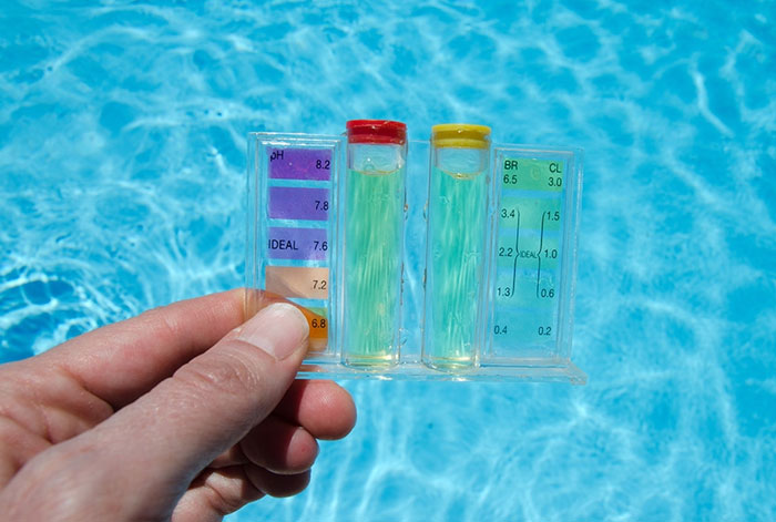 Analisi dell'acqua di piscina